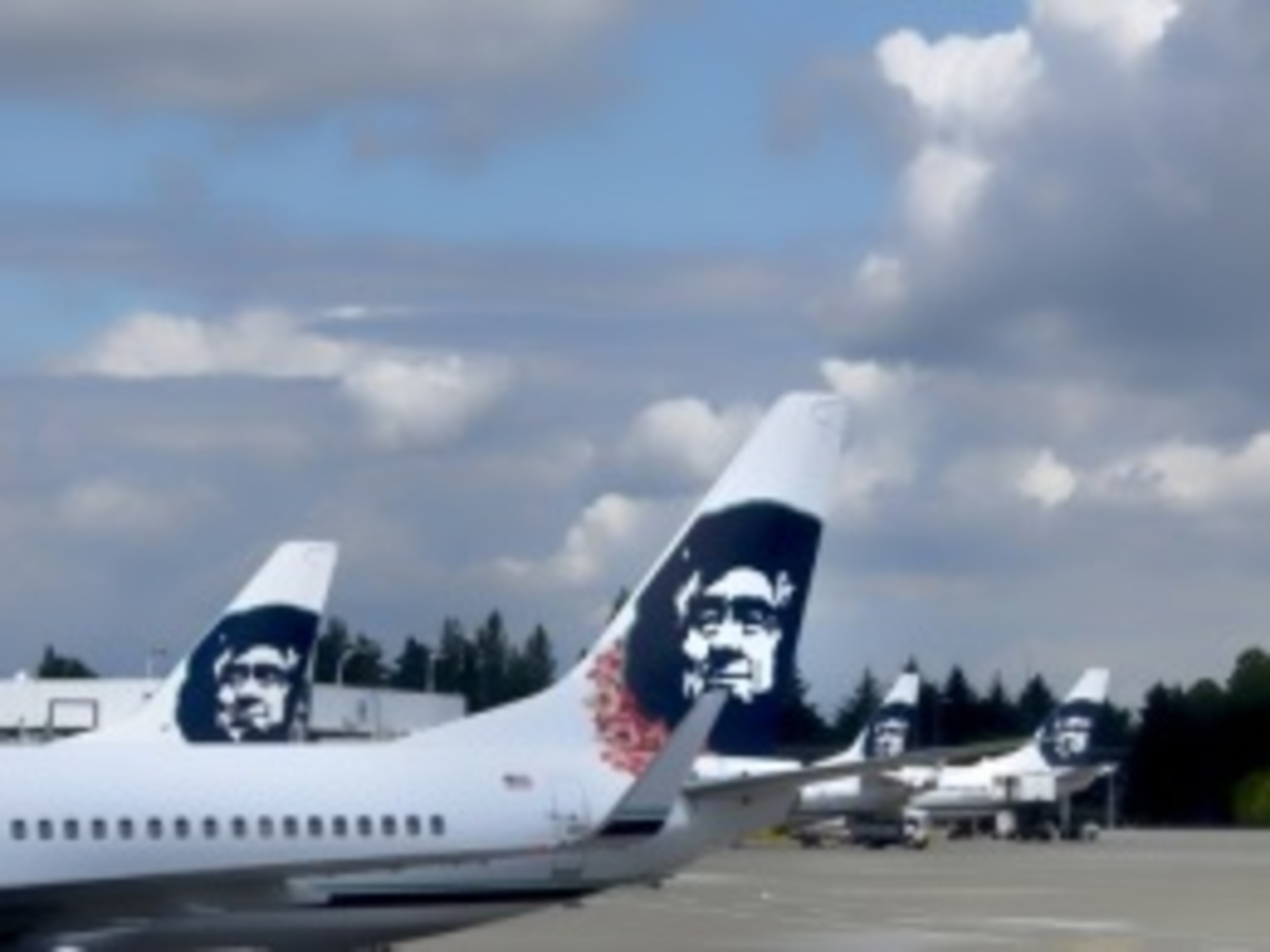 Alaskaairlines 21673719 Smaller