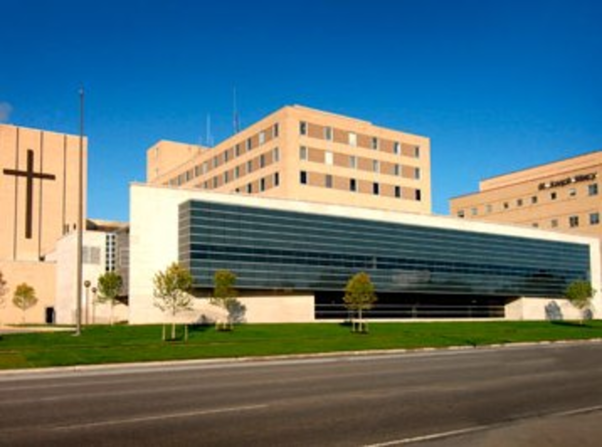 St Joseph Mercy Oakland Exterior