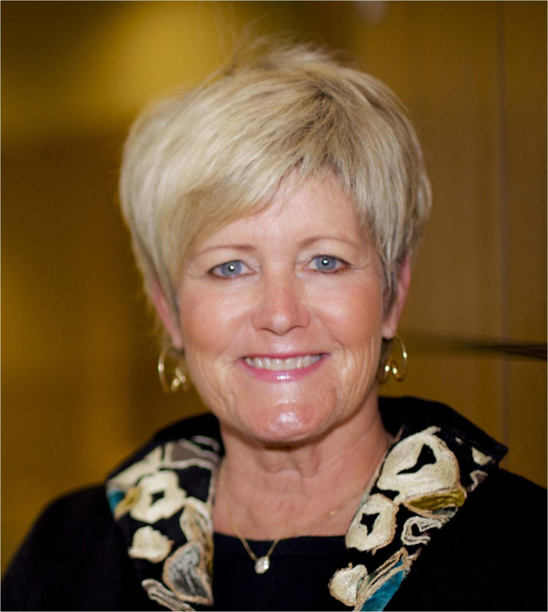 Linda Lockwood Headshot 3