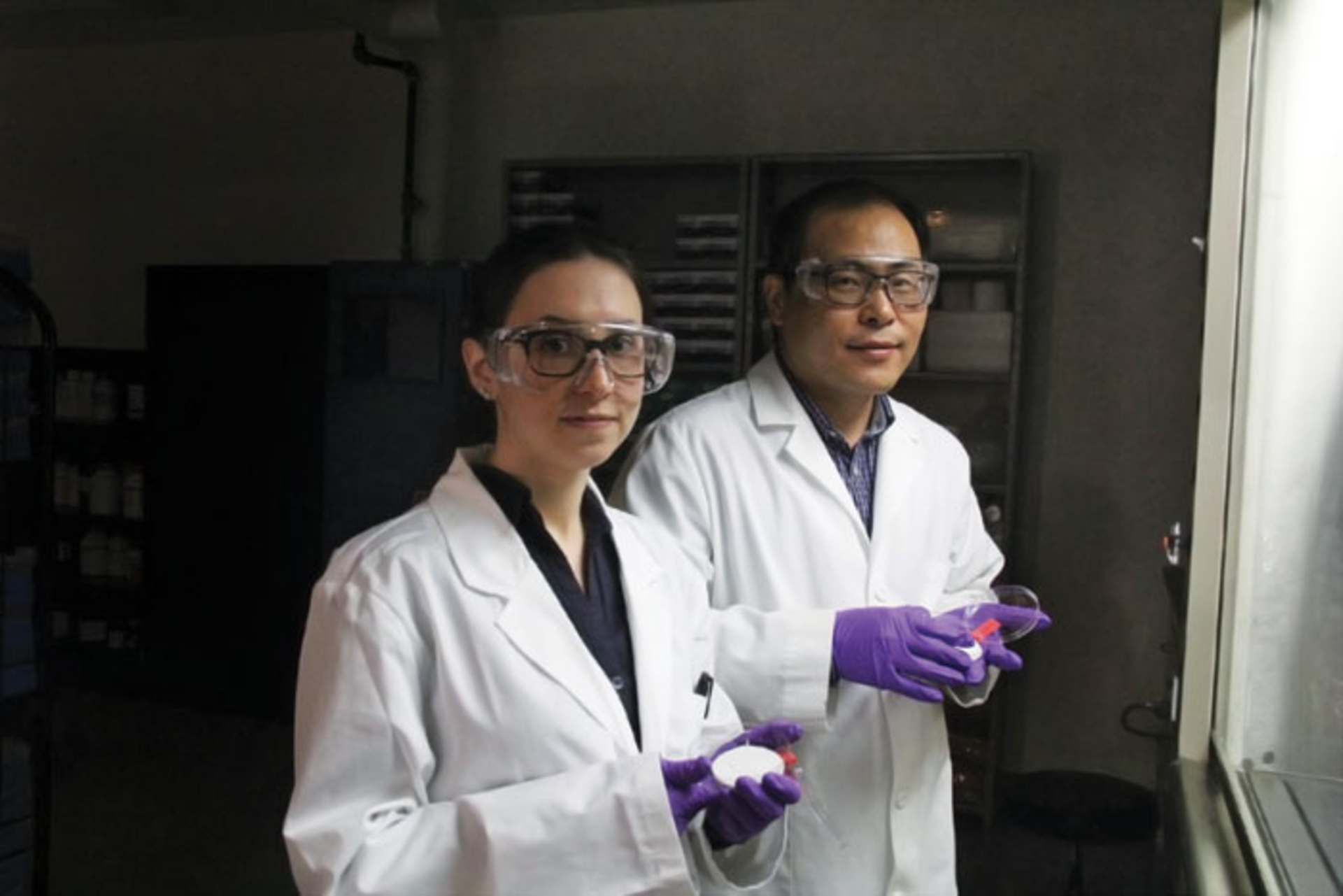 H1702 Ind Watch U Alberta Mask Virus Killer