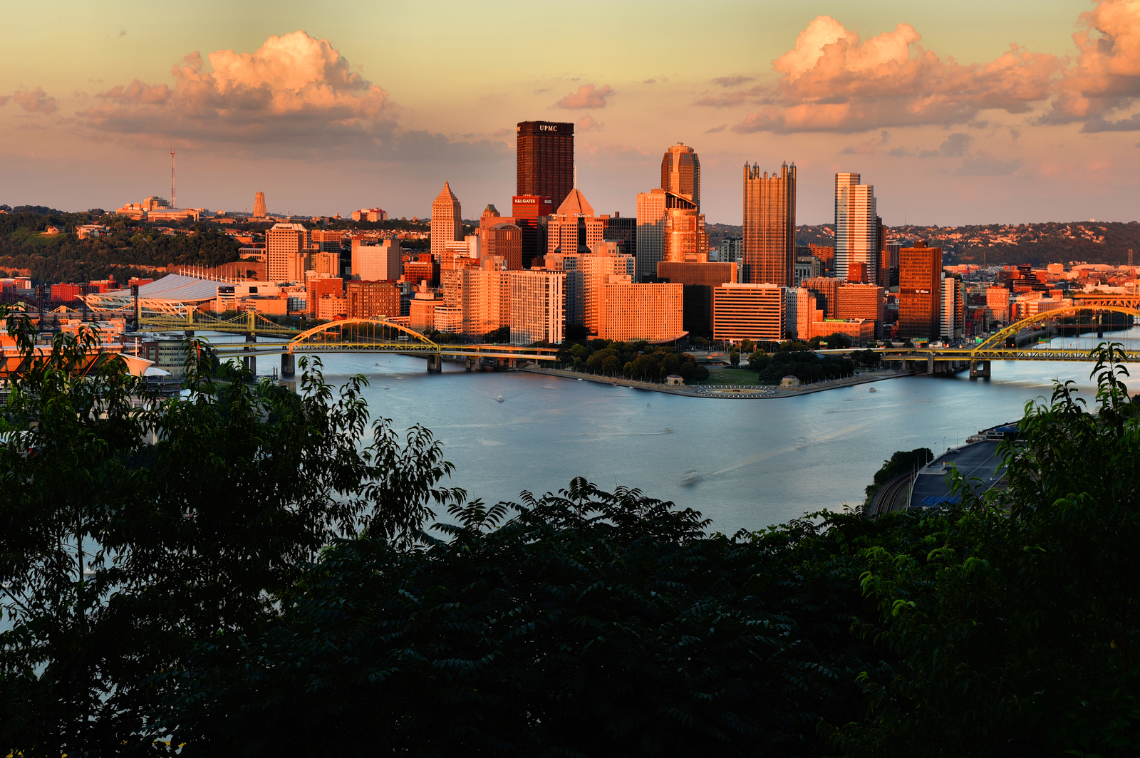 Bigstock Pittsburgh Pennsylvania Usa 295411207 5d111e5e17995