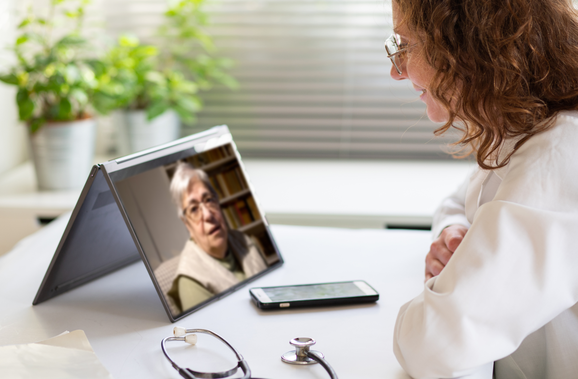 DEA Urged to Implement Telemedicine Special Registration for