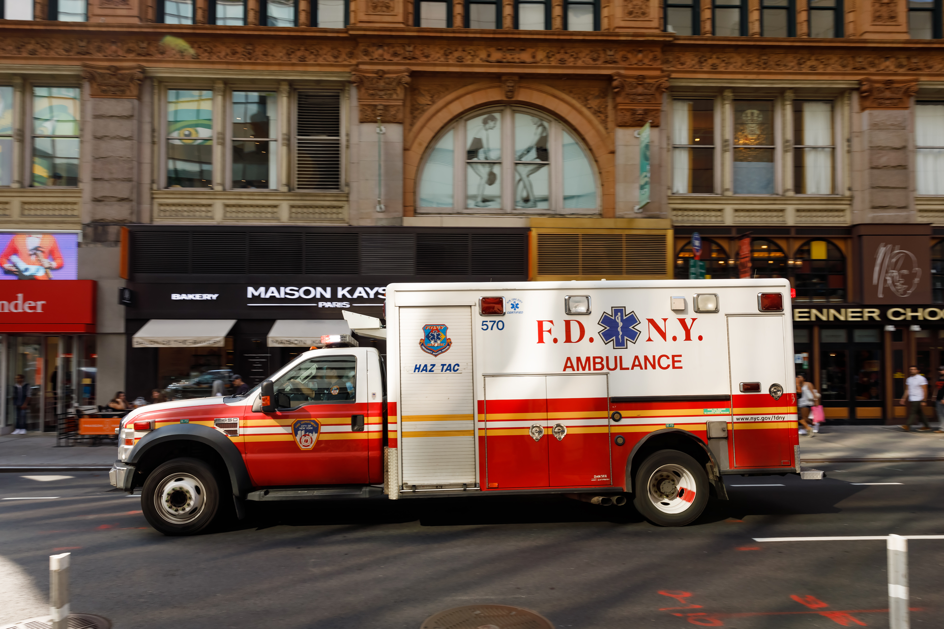 Bigstock New York City Ambulance Car 210321646 605b8cbf8314a
