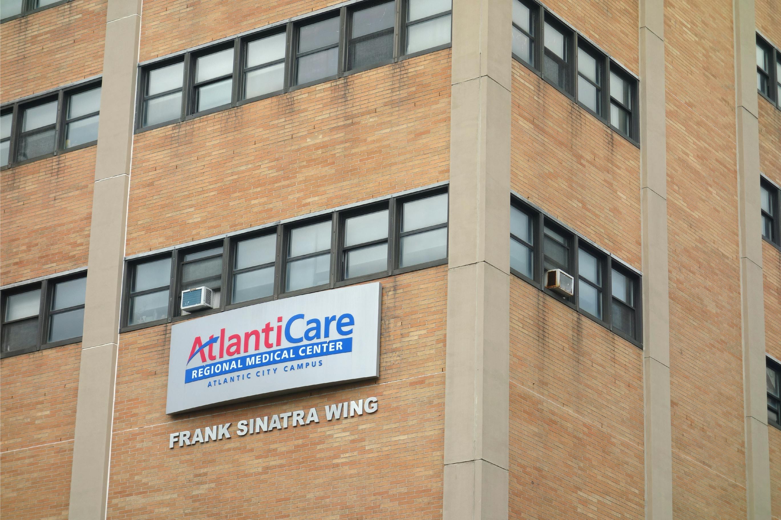 661838d9ee4eff001e7dfb1d Dreamstime L 44717925