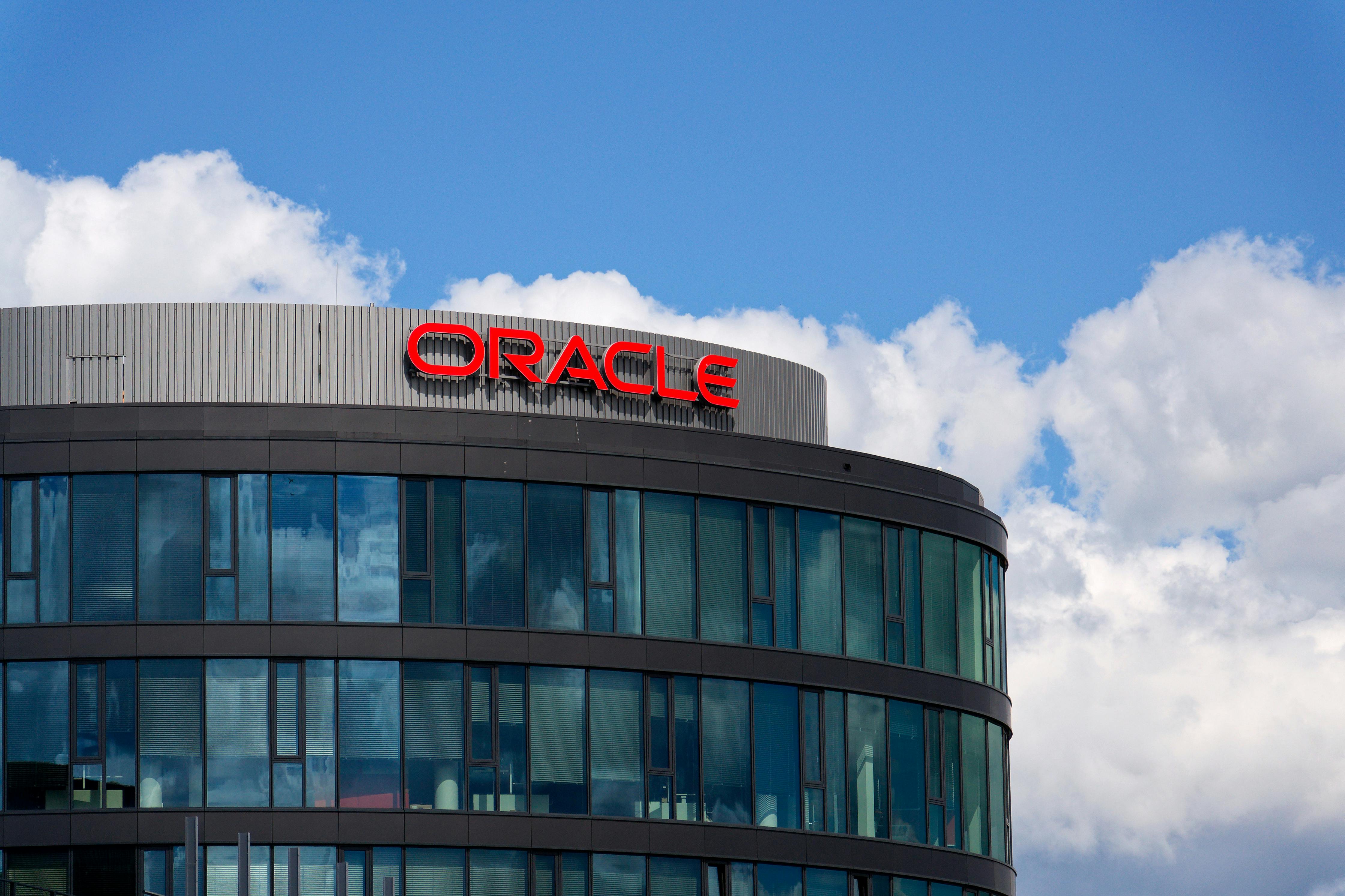 Oracle Unveils New Oncology EHR With Embedded AI